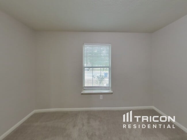 Building Photo - 11443 Coral Canyon