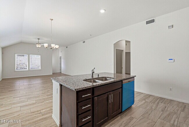Building Photo - 13745 Lago Vista Ave