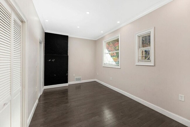 Building Photo - 385 Fairmount Ave