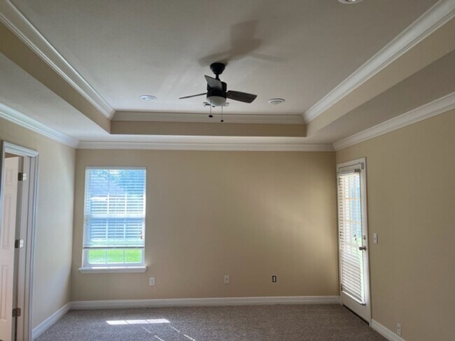 Building Photo - Great location!  4 Bedroom 2 bath