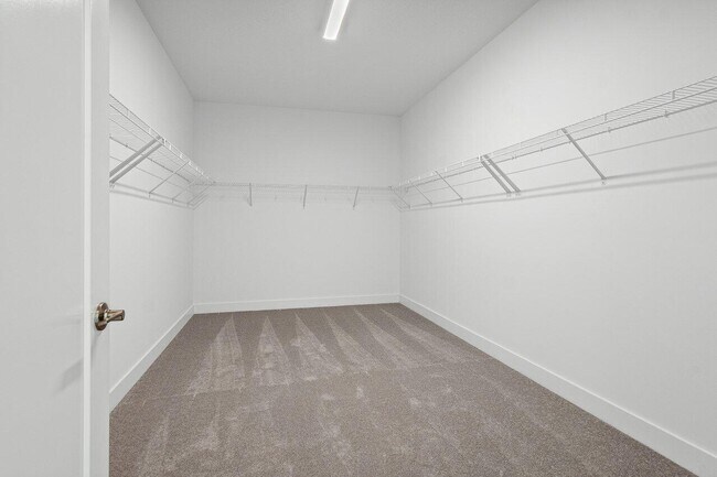 Building Photo - 8311 Essex Country Clb Dr