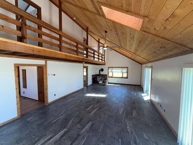 Building Photo - 3793 Badger Ln