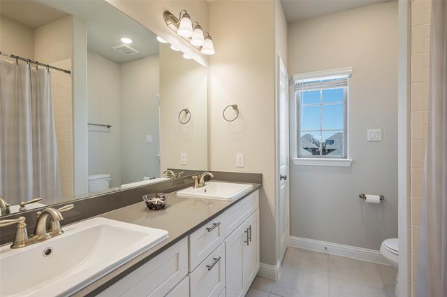 Building Photo - 6005 Horsetail Dr