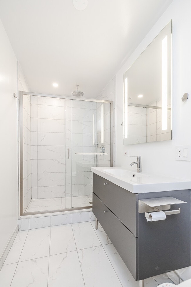 Building Photo - 1021 S State St