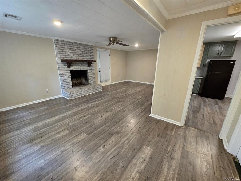 Building Photo - 3744 Honeysuckle Rd