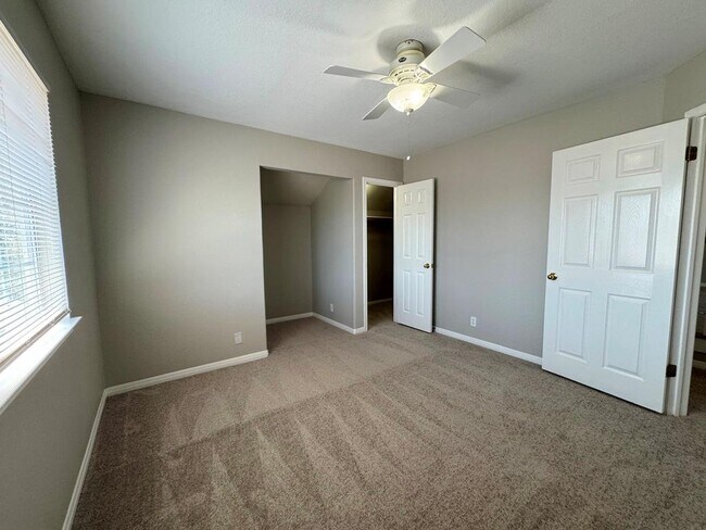 Building Photo - 5844 Back Bay Ln