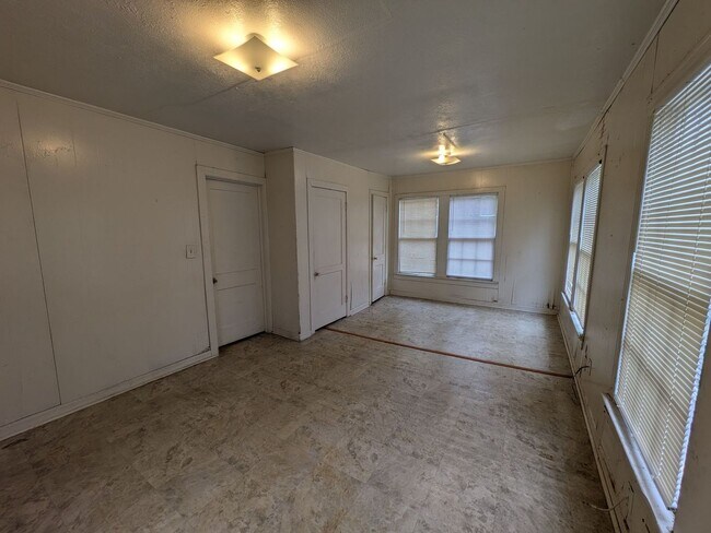 Building Photo - 4225-4225 Ector Ave