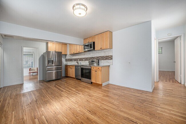 Building Photo - Updated 3-Bedroom Home Near Sloan’s Lake