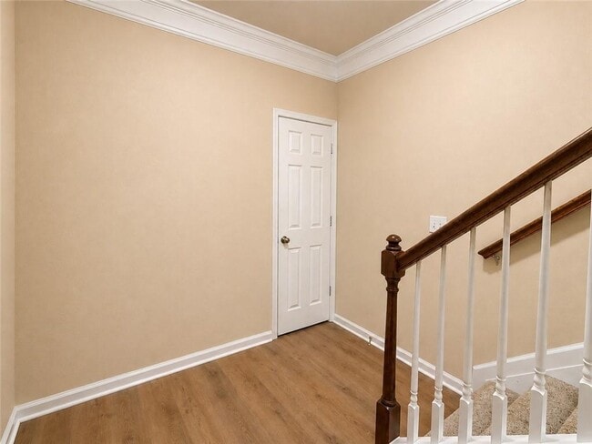 Building Photo - 6065 Cameron Pointe