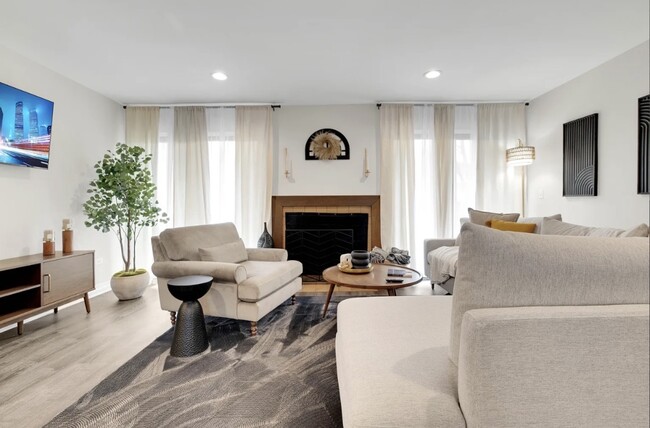 Building Photo - 379 Sandhurst Cir