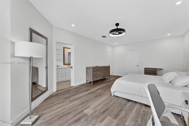 Building Photo - 21388 Marina Cove Cir