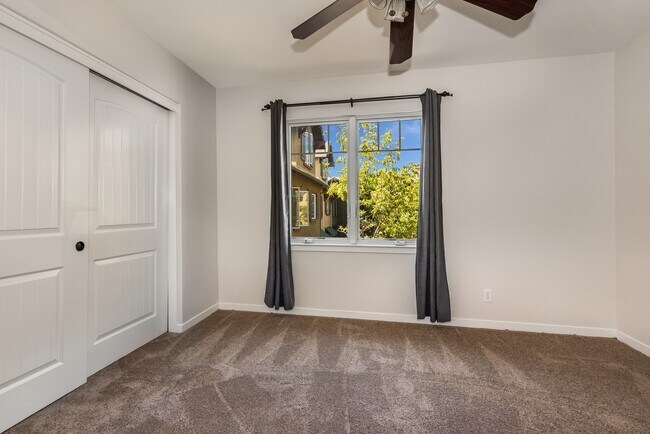Building Photo - Spacious 3/2.5 Condo w/ Detached 1 Car Garage