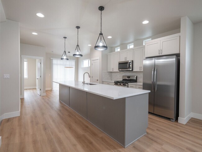 Building Photo - 9389 SW Eunice Ln