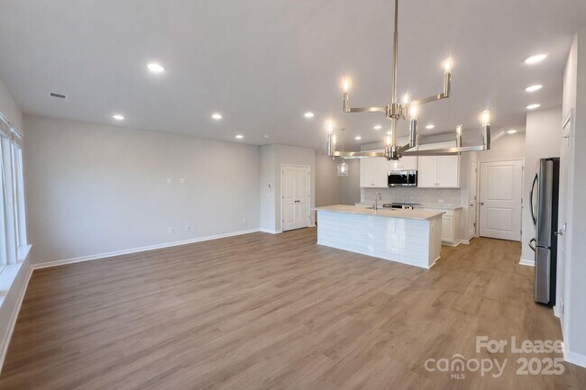 Building Photo - 209 Alluvium Ln