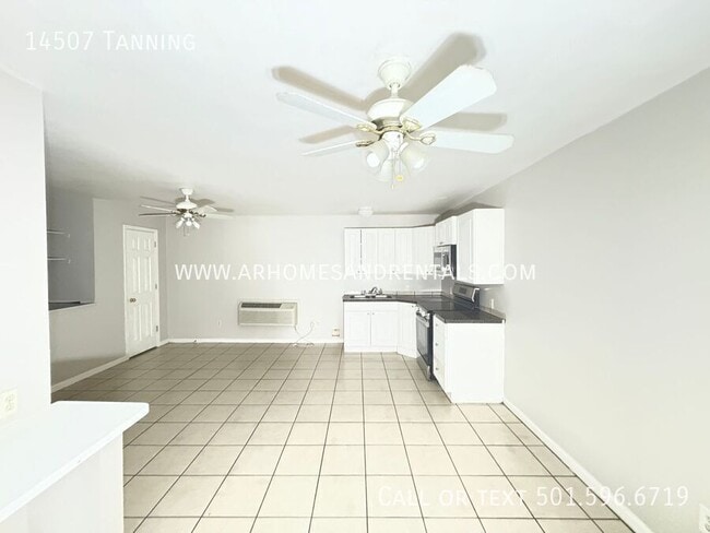 Building Photo - 14507 Tanning-