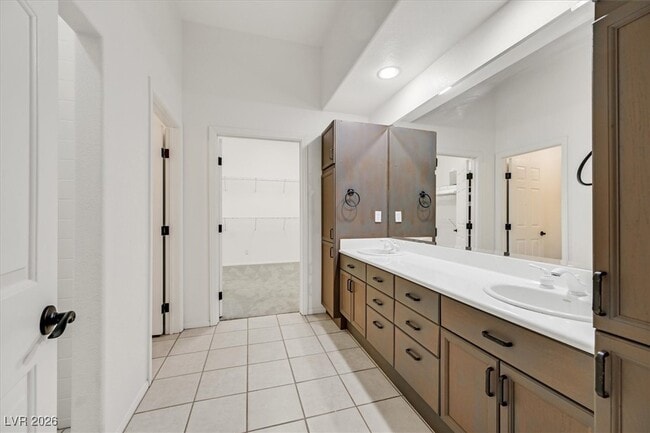 Building Photo - 391 E Kimberly Dr