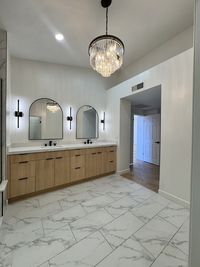 Building Photo - BEAUTIFUL 3 BEDROOM 3 BATH CORNER LOT WITH POOL AND LARGE BACKYARD NORTH SCOTTSDALE