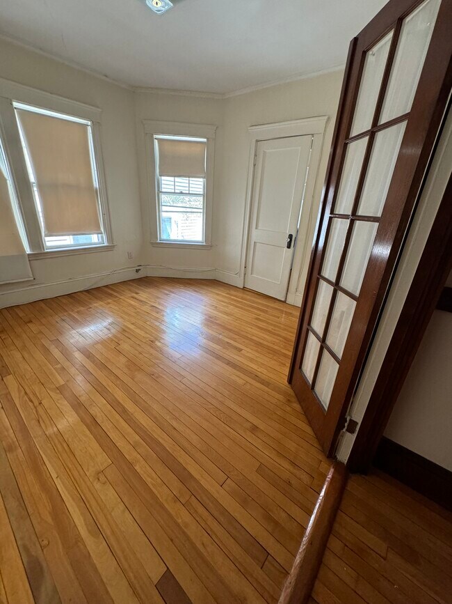 Building Photo - 17 Story St