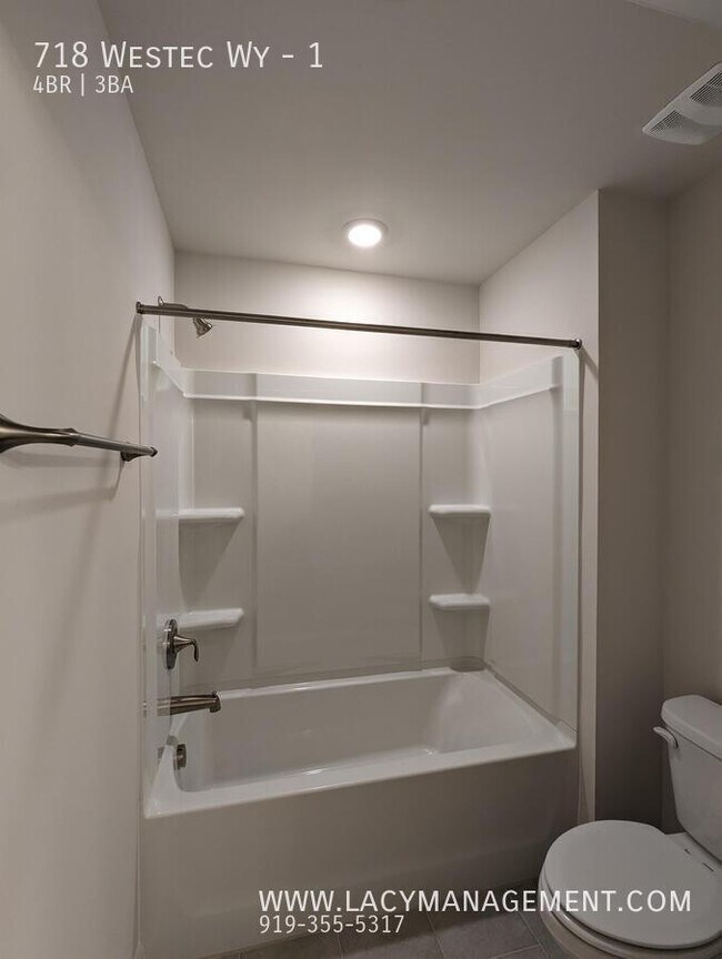 Building Photo - 718 Westec Wy