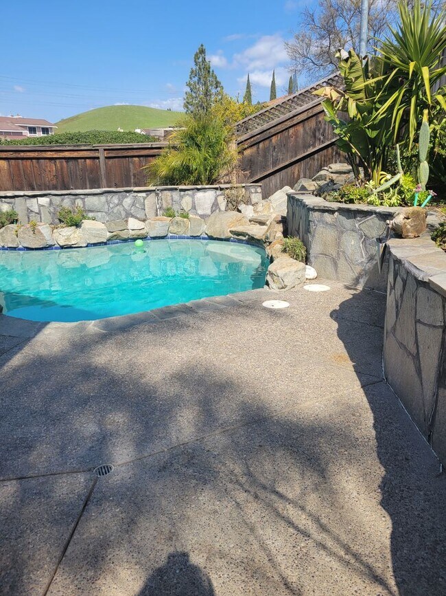 Building Photo - 3168 Orchard View Dr