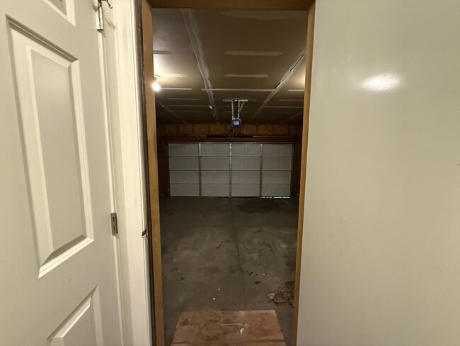 Building Photo - Stunning 3 Bed, 2 Bath Home near Riverside State Park! *SPECIAL: $1,000 OFF!*