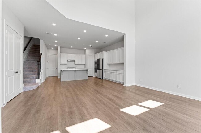 Building Photo - 16514 Lake Austin St