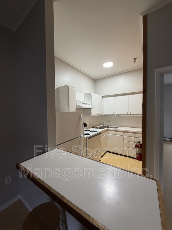 Building Photo - 194 North St