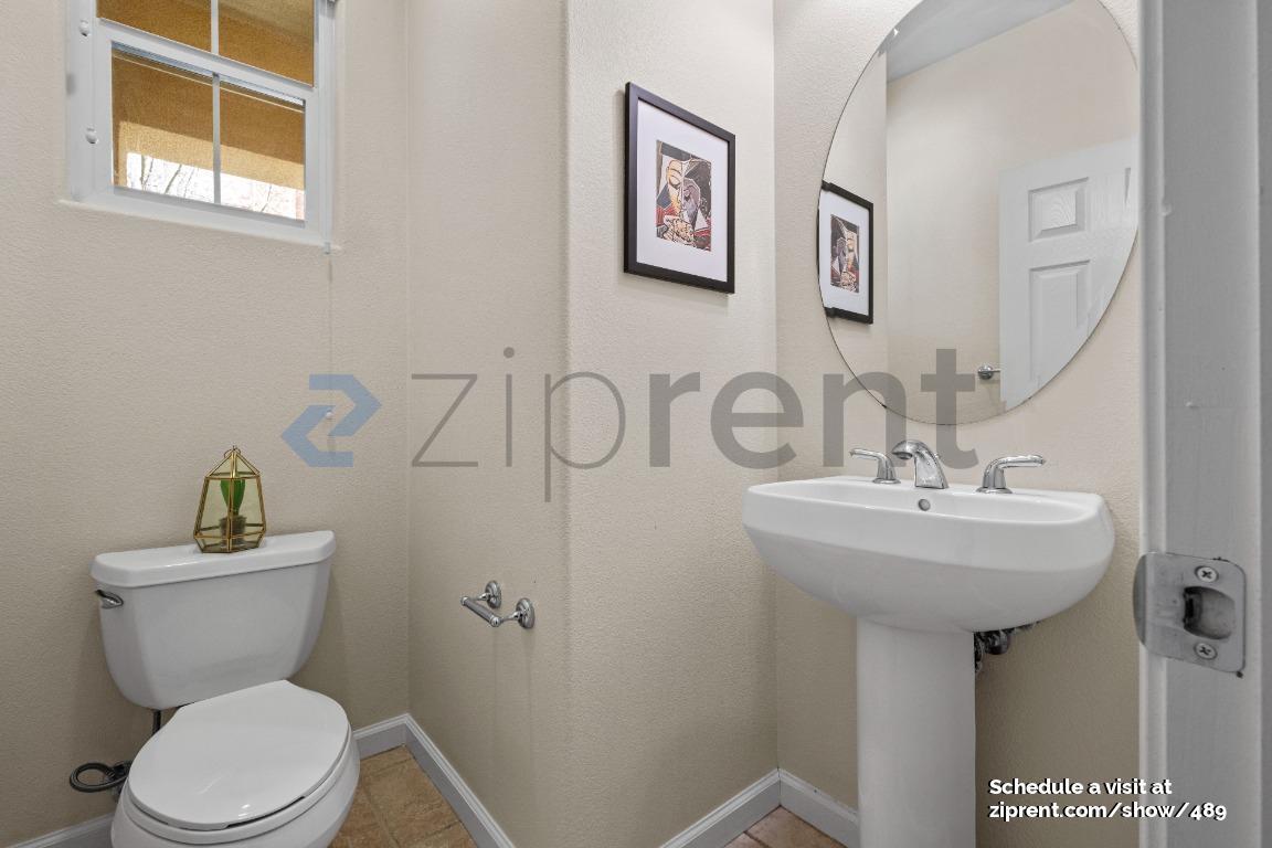 Building Photo - 1013 Carnelian Terrace