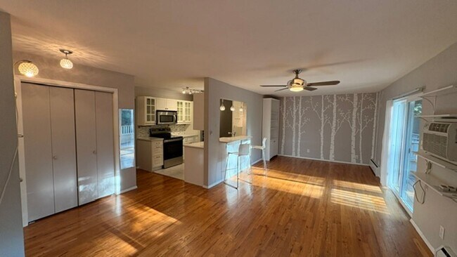 Building Photo - Beautifully Upgraded 2Bedroom Condo Now Available!