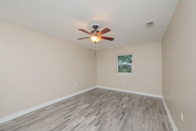 Building Photo - 713 Gibbs Ave