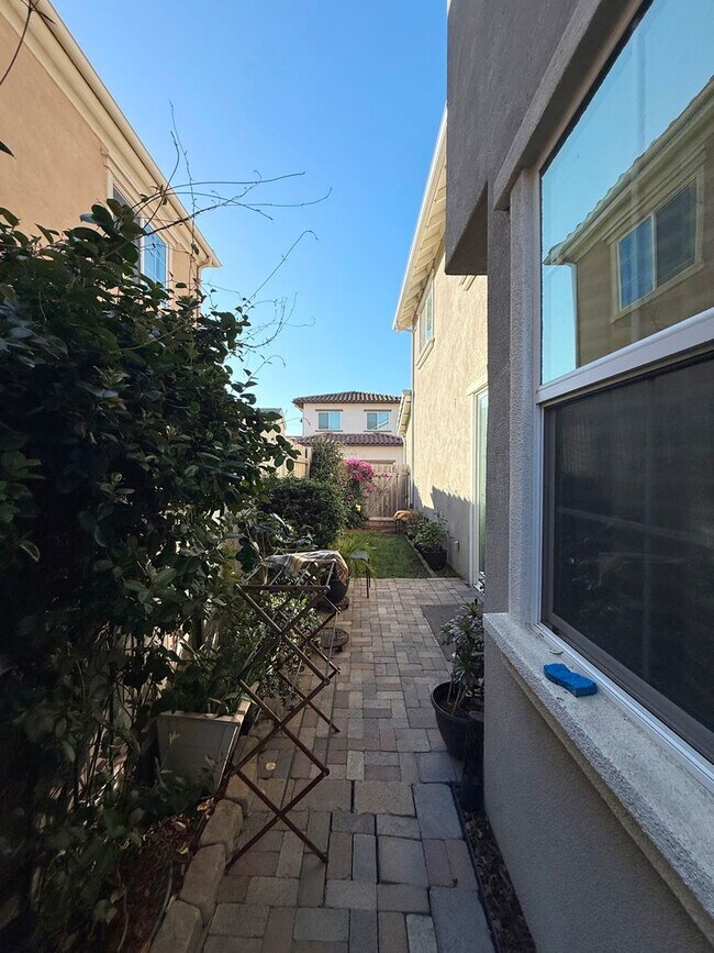 Building Photo - Beautiful Newer Two Story Home in the Gated Community of HG Gardens