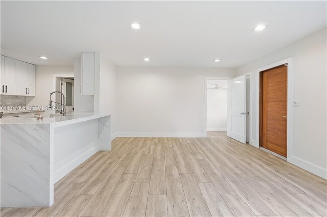 Building Photo - 7750 SW 16th St