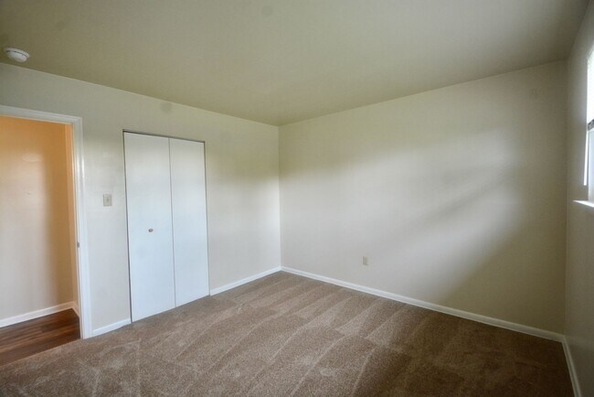 Building Photo - 363 N School Ln