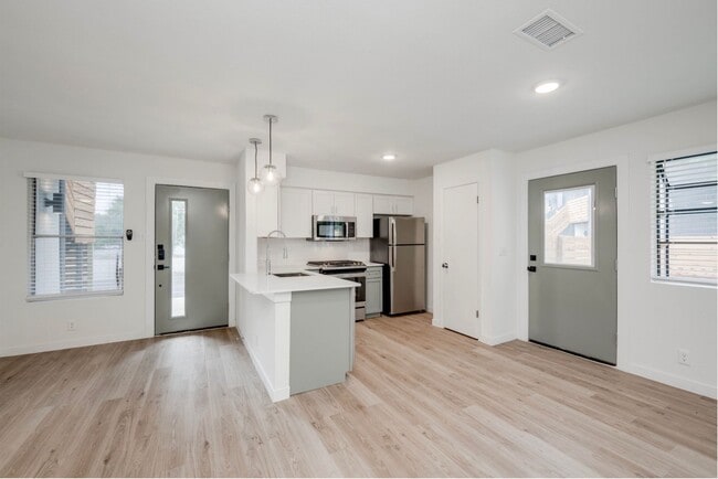 Building Photo - Cedar + Sage