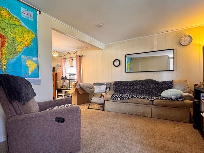 Building Photo - 800 Castalia St