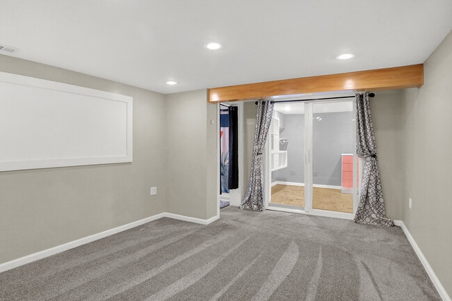 Building Photo - 233 W Westfield Blvd