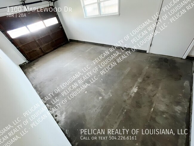 Building Photo - 1100 Maplewood Dr