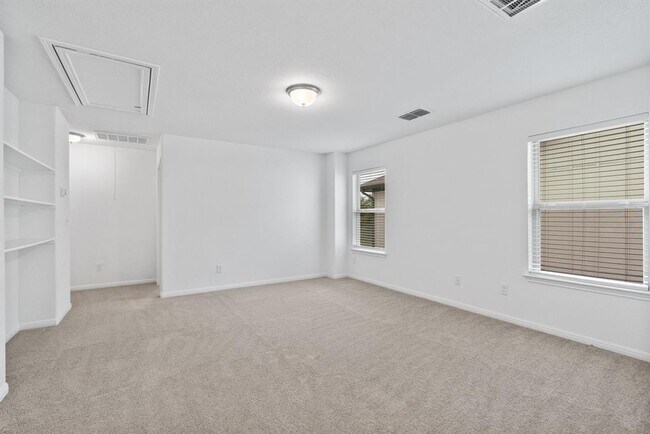 Building Photo - 405 Staunton Dr