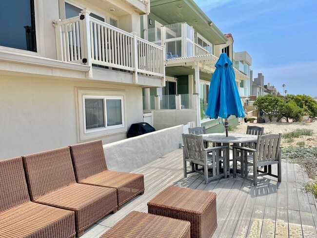 Building Photo - 4025 Ocean Dr