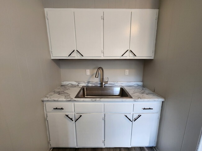 Building Photo - Side by Side duplex