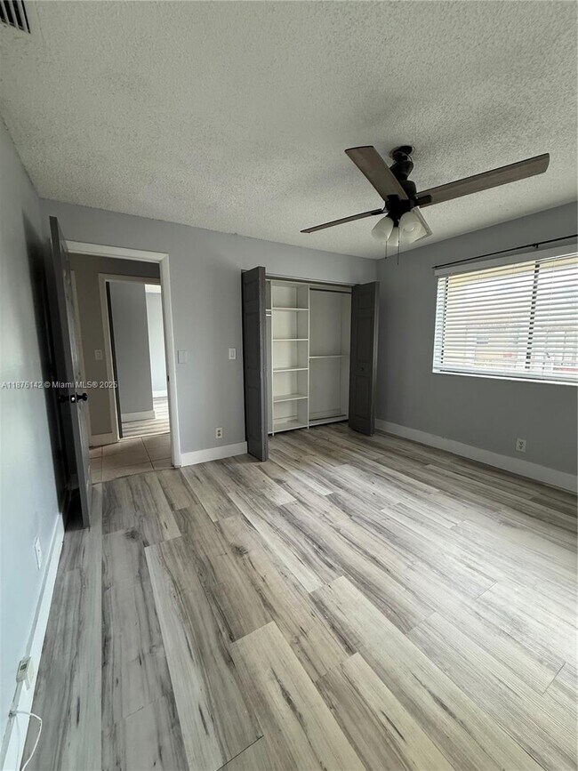 Building Photo - 3275 Coral Ridge Dr