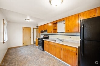 Building Photo - 4900 E 86th St