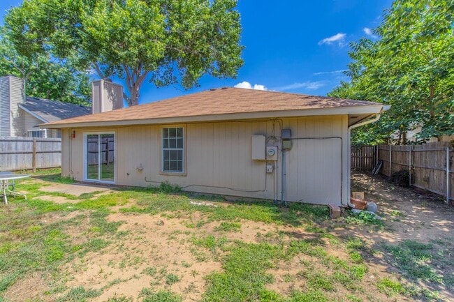 Building Photo - 7512 Down Hill Dr