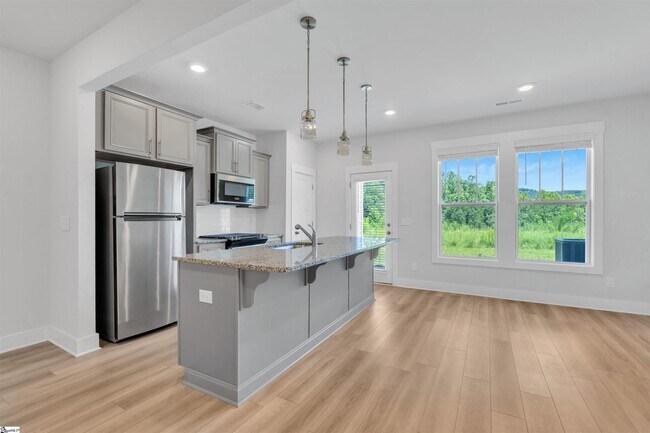 Building Photo - 46 Mardale Ln