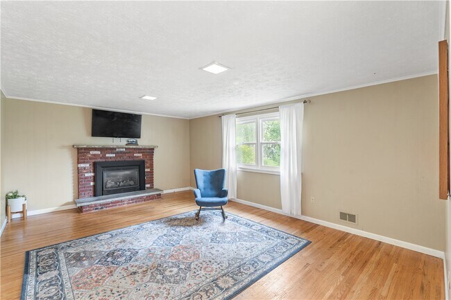 Building Photo - 20 Paddington Dr