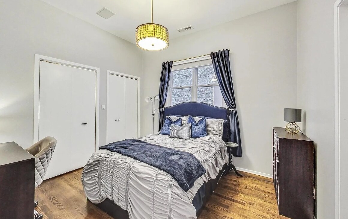 Building Photo - 1343 N Mohawk St