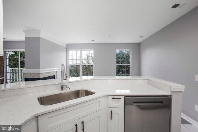 Building Photo - 12765 Fair Crest Ct