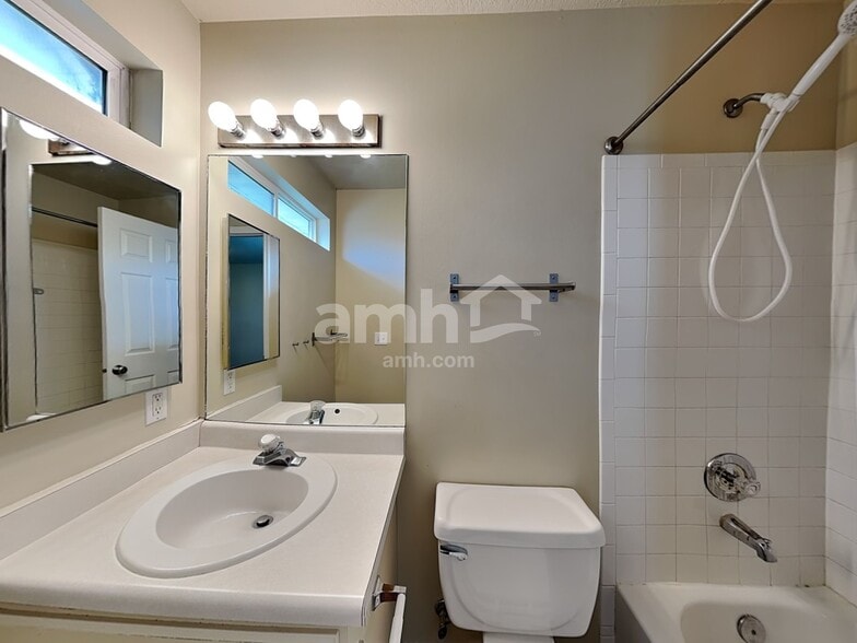 Building Photo - 6655 W Millen Cir