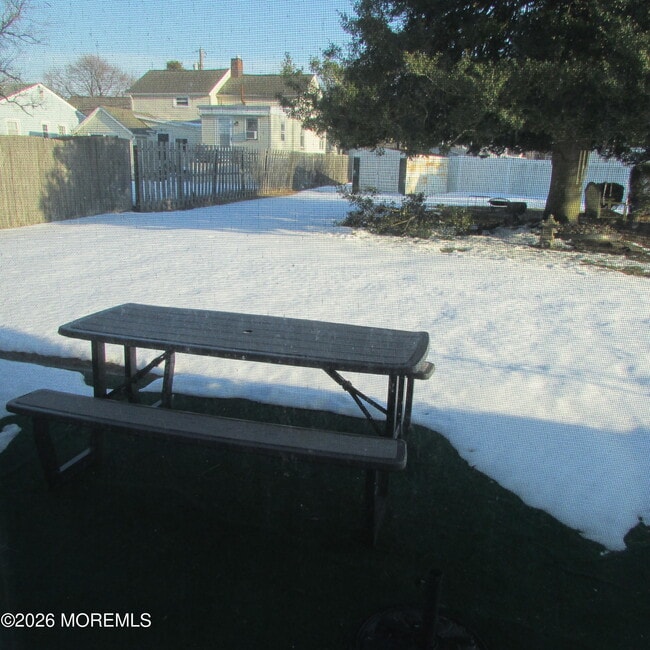 Building Photo - 31 Pine St