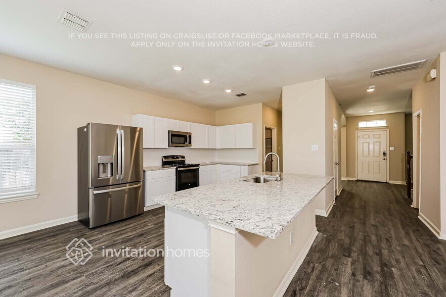 Building Photo - 5237 Bay View Dr